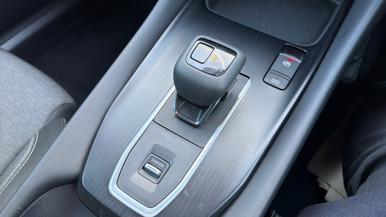 Nissan Qashqai 1.3 DiG-T MH 158 N-Connecta 5dr Xtronic Petrol Hatchback